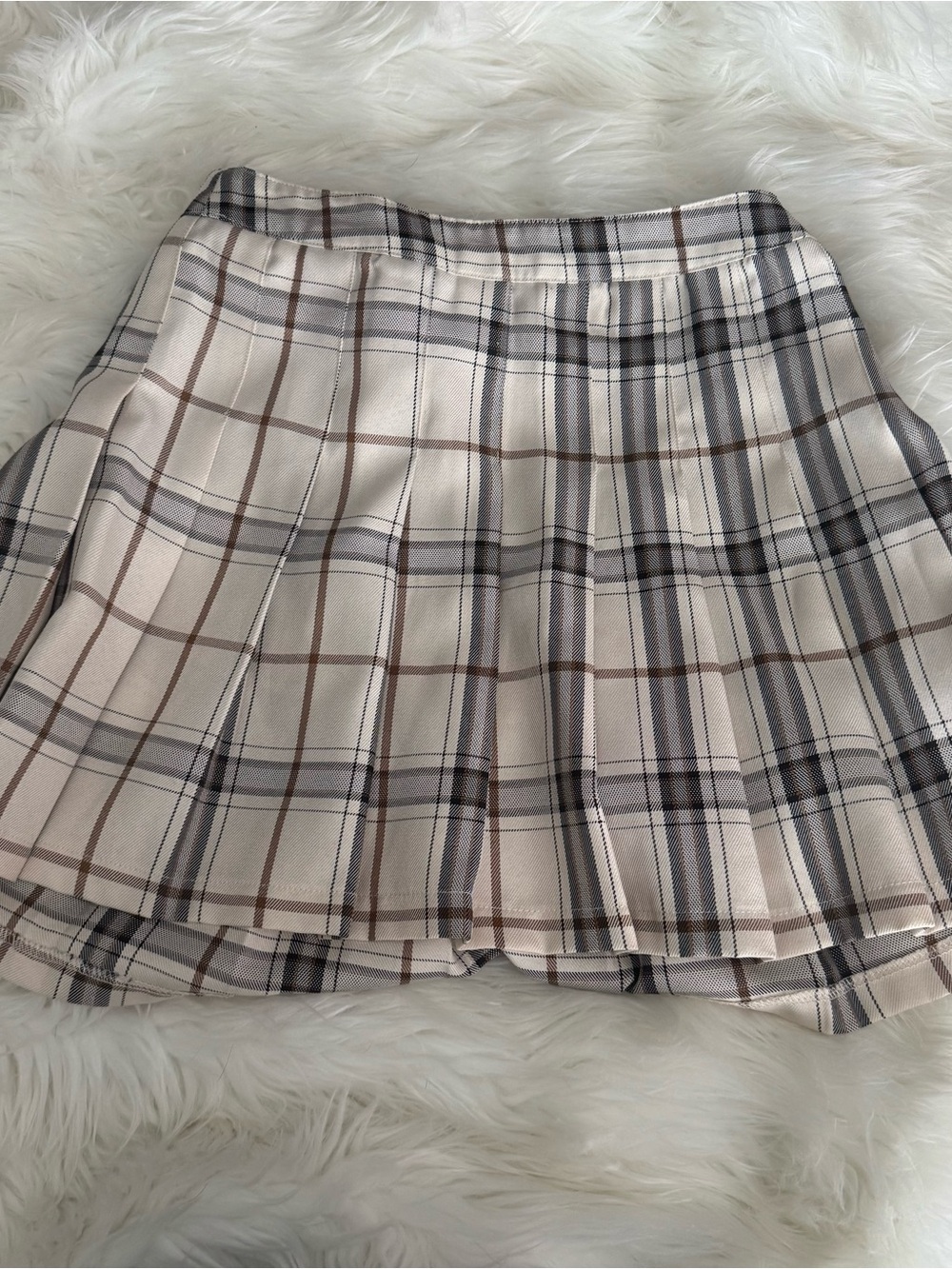 Cute Plaid Pleated White & Brown Mini Skirt Sz: M